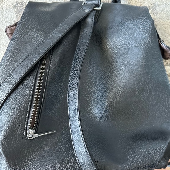 Matt & Nat Vegan Leather Backpack - Picture 3 of 4